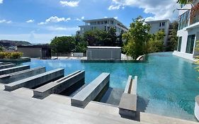 Karon Hill Family Apart 72 M2 Seaview